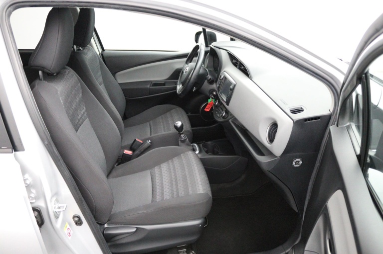 Toyota Yaris - 1.3 VVT-i Dynamic 22