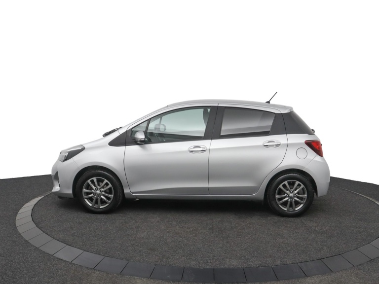Toyota Yaris - 1.3 VVT-i Dynamic 3