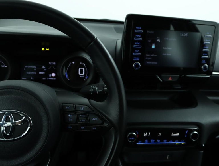 Toyota Yaris - 1.5 Hybrid Dynamic 21