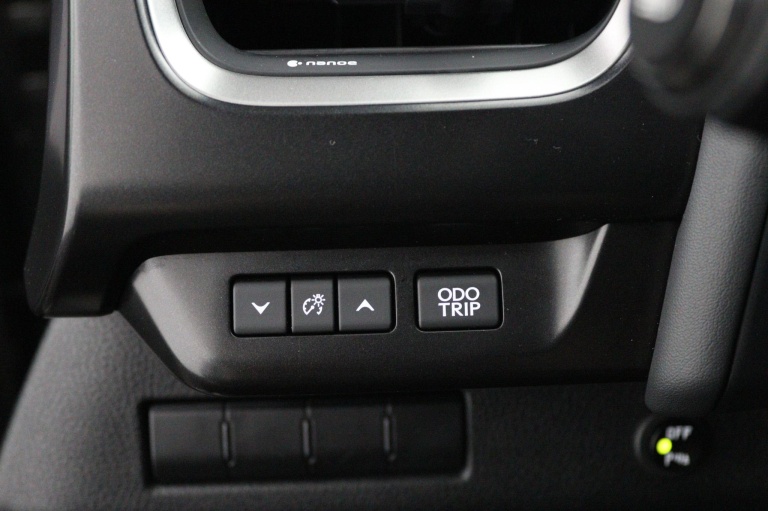 Lexus UX - 250h Business Line 29