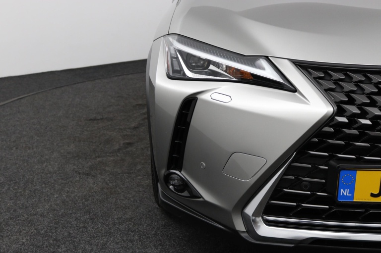 Lexus UX - 250h Business Line 35
