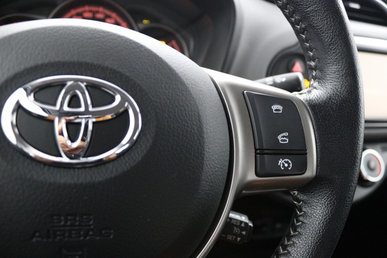 Toyota Yaris - 1.3 VVT-i Aspiration 21