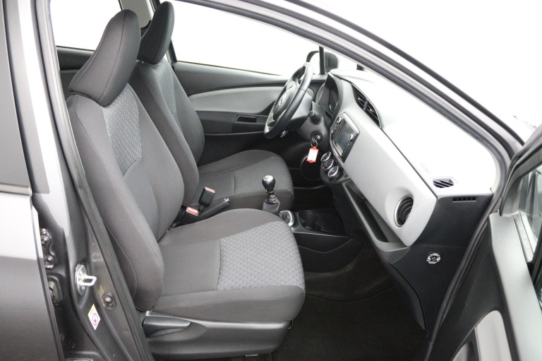 Toyota Yaris - 1.3 VVT-i Aspiration 22