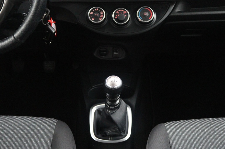 Toyota Yaris - 1.3 VVT-i Aspiration 27
