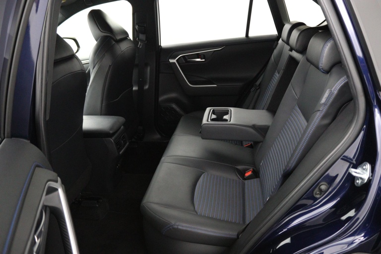 Toyota RAV4 - 2.5 Hybrid Bi-Tone 18