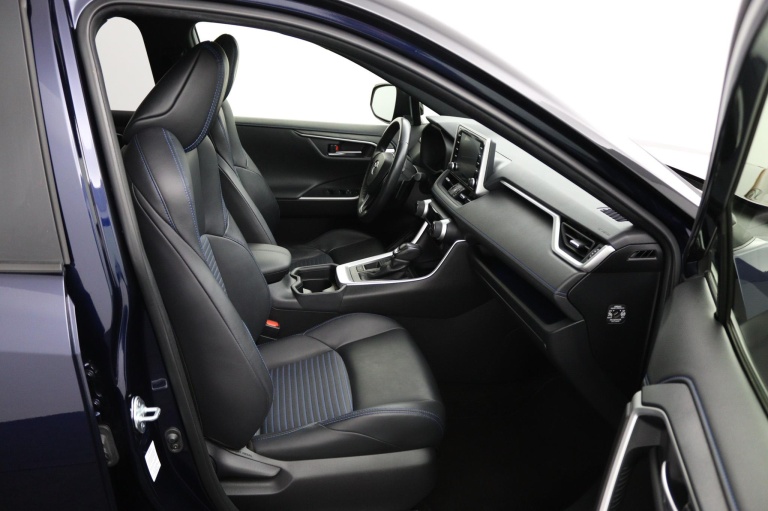 Toyota RAV4 - 2.5 Hybrid Bi-Tone 22