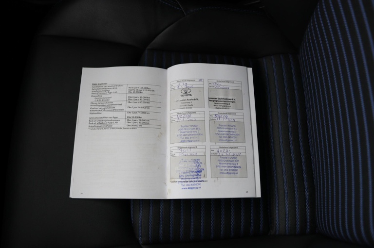 Toyota RAV4 - 2.5 Hybrid Bi-Tone 47