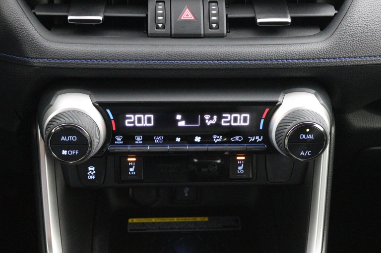 Toyota RAV4 - 2.5 Hybrid Bi-Tone 7