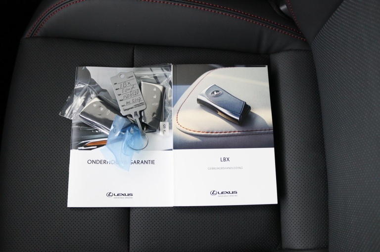 Lexus LBX - Elegant 2WD 11