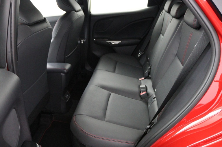 Lexus LBX - Elegant 2WD 18