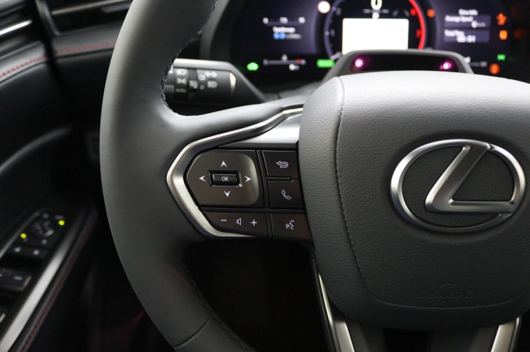 Lexus LBX - Elegant 2WD 19
