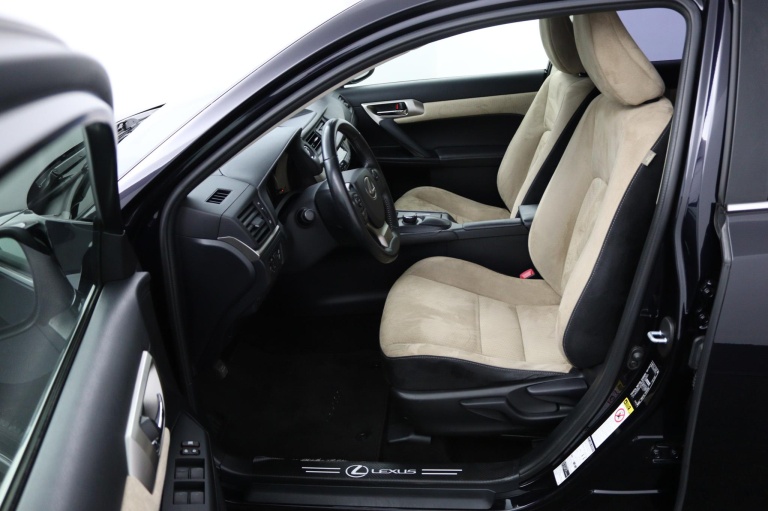 Lexus CT - 200h Business Line 17
