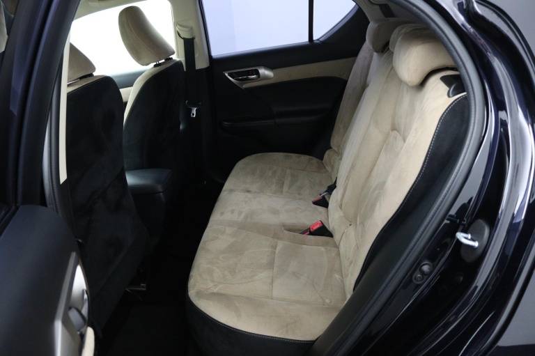 Lexus CT - 200h Business Line 18