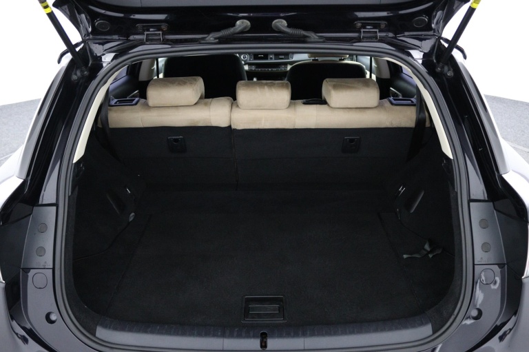 Lexus CT - 200h Business Line 23