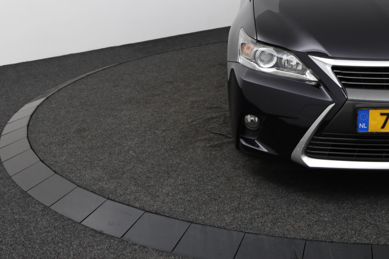 Lexus CT - 200h Business Line 36