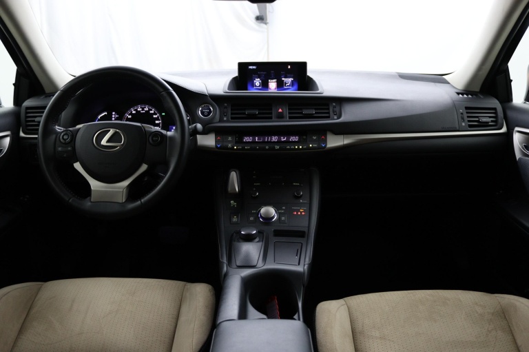 Lexus CT - 200h Business Line 4
