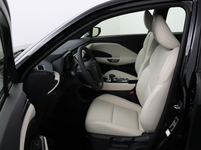 Lexus LBX - Elegant 2WD