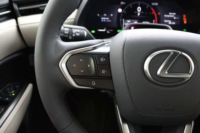 Lexus LBX - Elegant 2WD 18