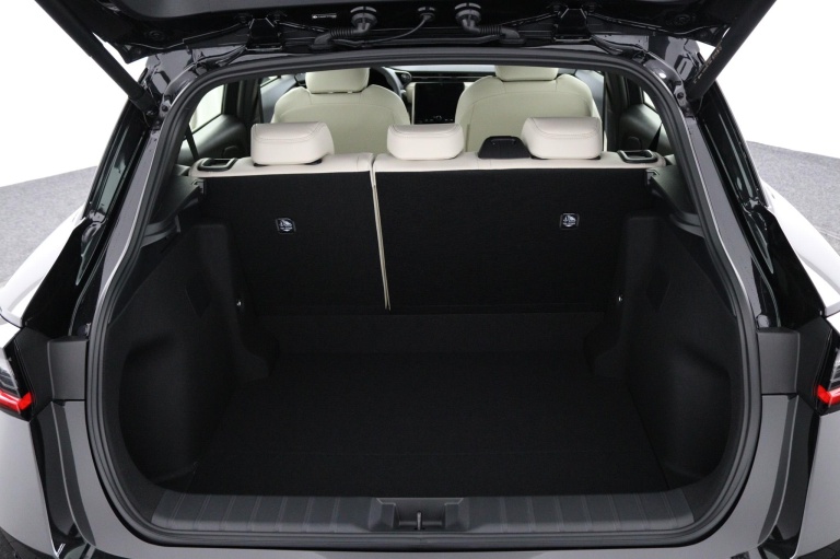 Lexus LBX - Elegant 2WD 23