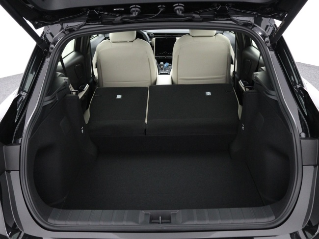 Lexus LBX - Elegant 2WD