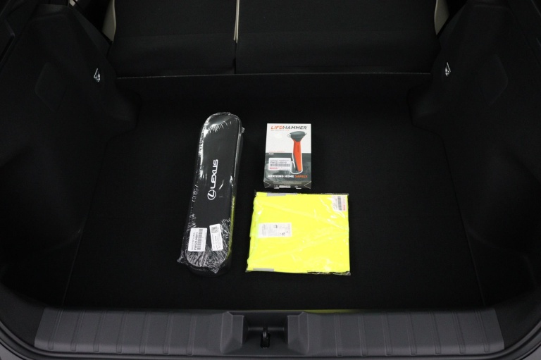 Lexus LBX - Elegant 2WD 34