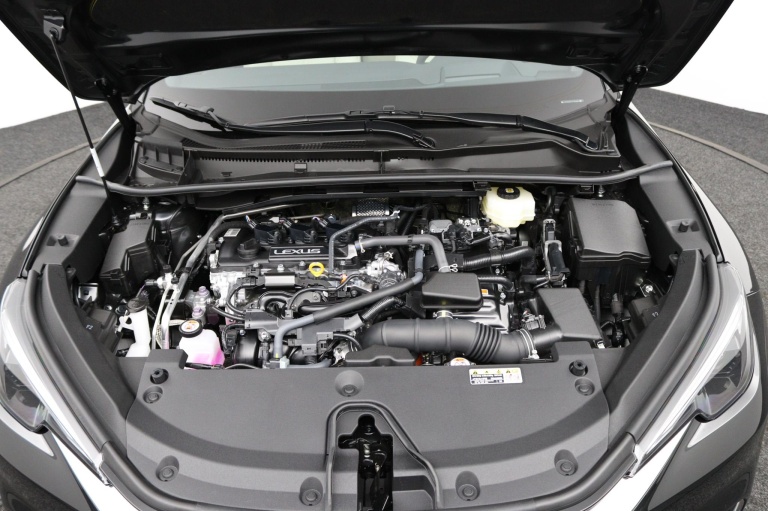 Lexus LBX - Elegant 2WD 35