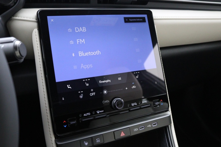 Lexus LBX - Elegant 2WD 42