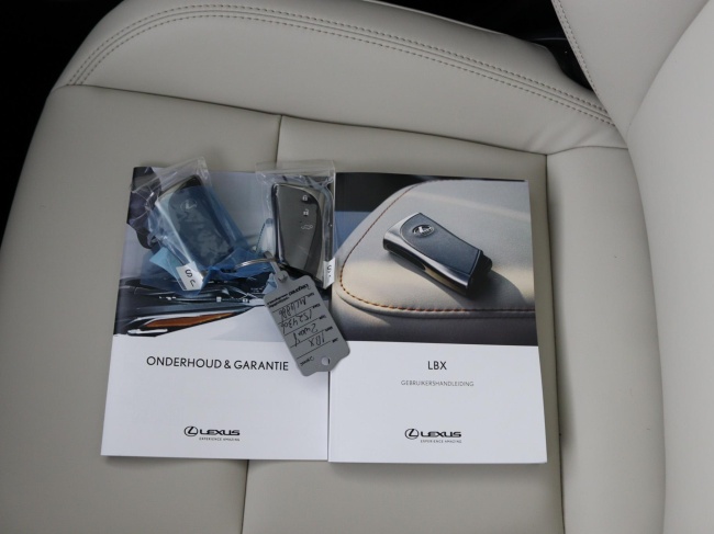 Lexus LBX - Elegant 2WD