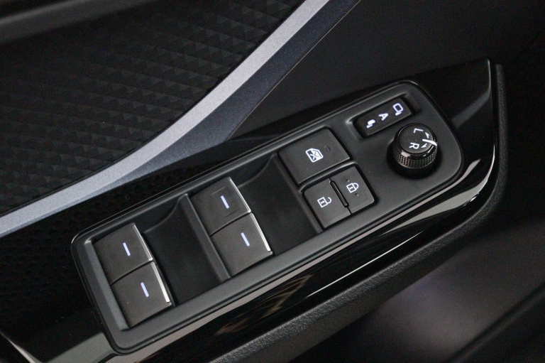 Toyota C-HR - 1.8 Hybrid Dynamic 28