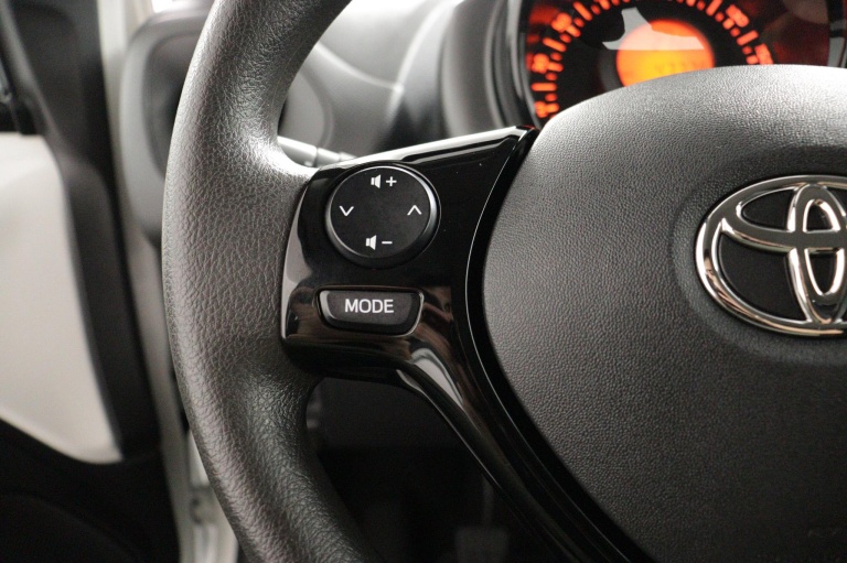 Toyota Aygo - 1.0 VVT-i x-fun 18