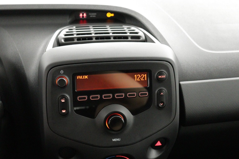 Toyota Aygo - 1.0 VVT-i x-fun 40