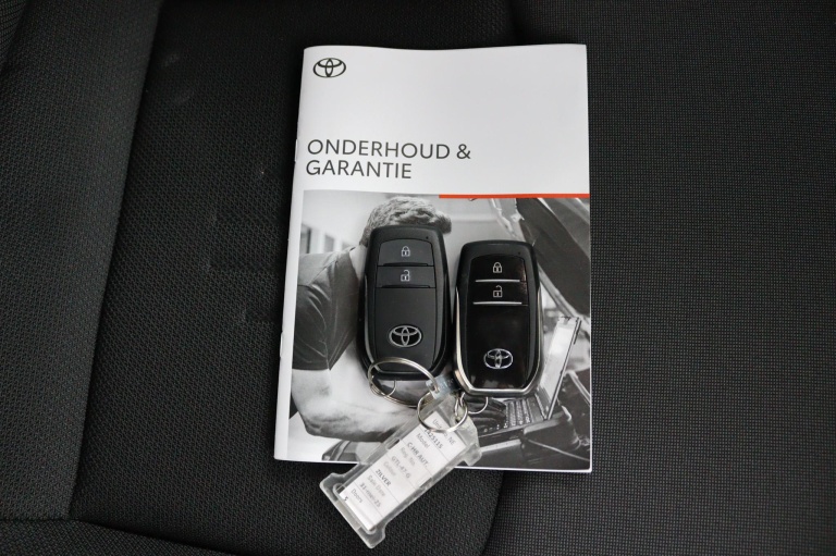 Toyota C-HR - 1.8 Hybrid 140 Dynamic | Adaptive Cruise Control 35