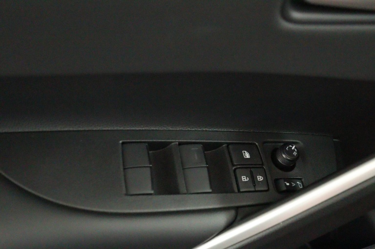 Toyota Corolla Cross - Hybrid 140 Style 27