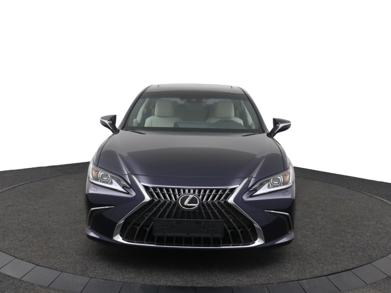 Lexus ES - 300h 35th Edition 16