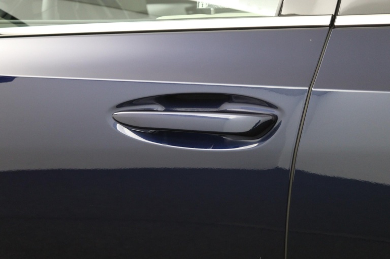 Lexus ES - 300h 35th Edition 33