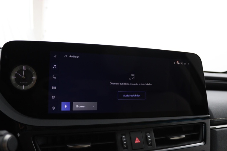 Lexus ES - 300h 35th Edition 42