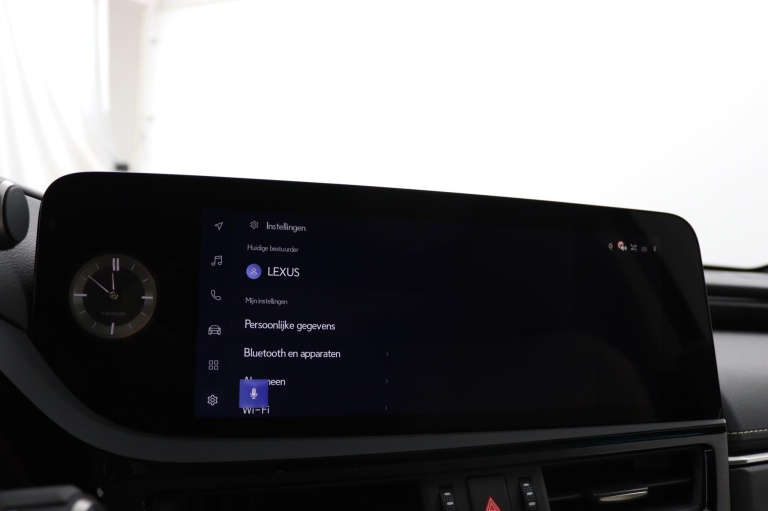 Lexus ES - 300h 35th Edition 8