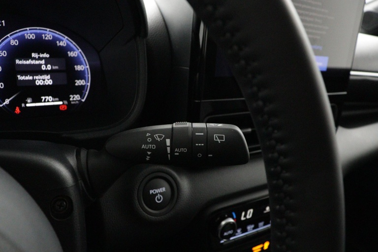 Toyota Yaris - 1.5 Hybrid 130 Executive 32