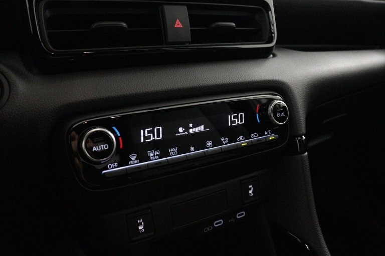 Toyota Yaris - 1.5 Hybrid 130 Executive 7
