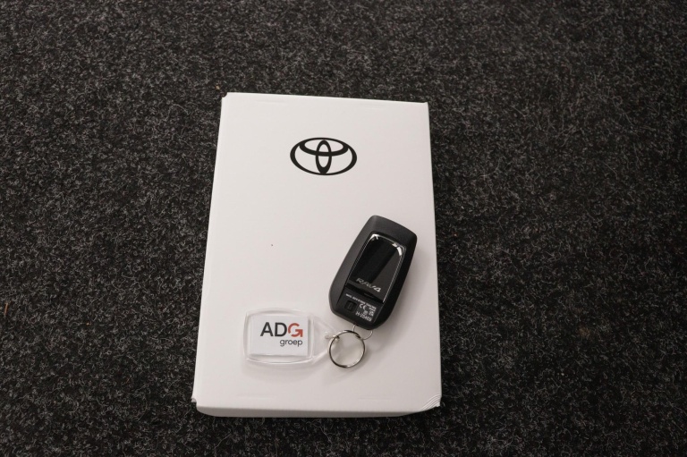 Toyota RAV4 - 2.5 Plug-in Hybrid AWD Bi-Tone Plus 11