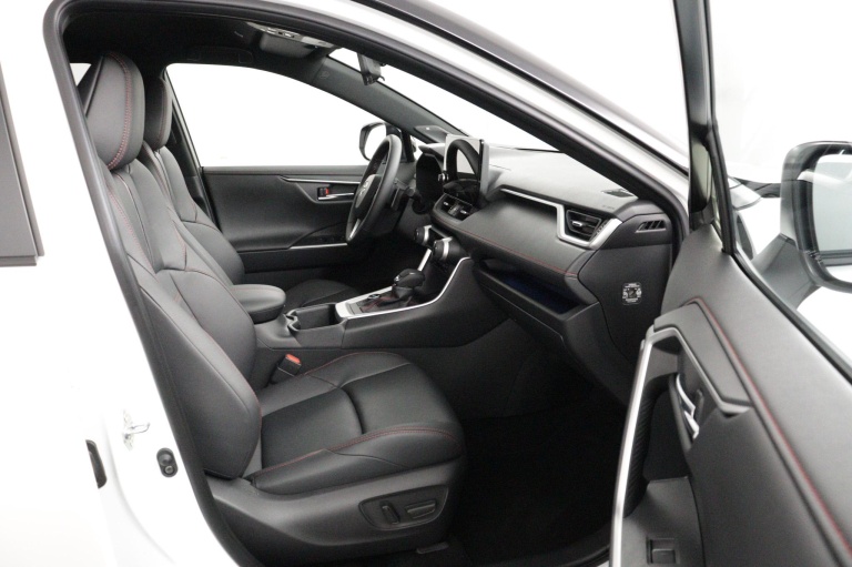 Toyota RAV4 - 2.5 Plug-in Hybrid AWD Bi-Tone Plus 19