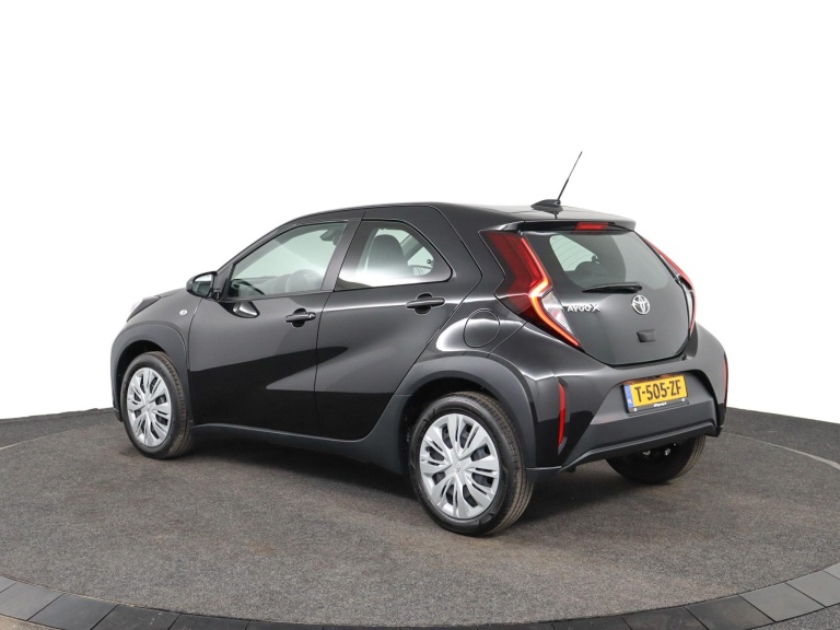 Toyota Aygo X - 1.0 VVT-i MT Play 12