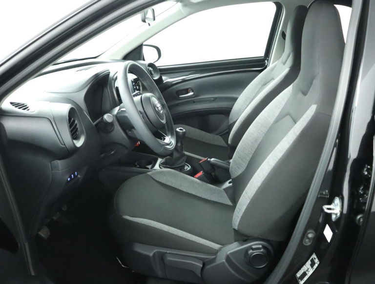 Toyota Aygo X - 1.0 VVT-i MT Play 17