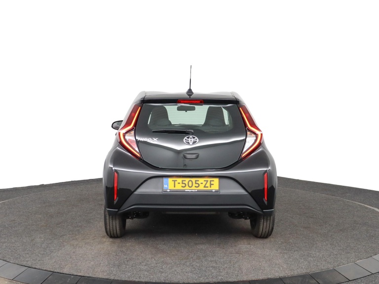 Toyota Aygo X - 1.0 VVT-i MT Play 56