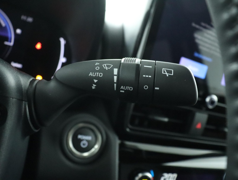 Toyota Yaris Cross - 1.5 Hybrid 130 Dynamic 32