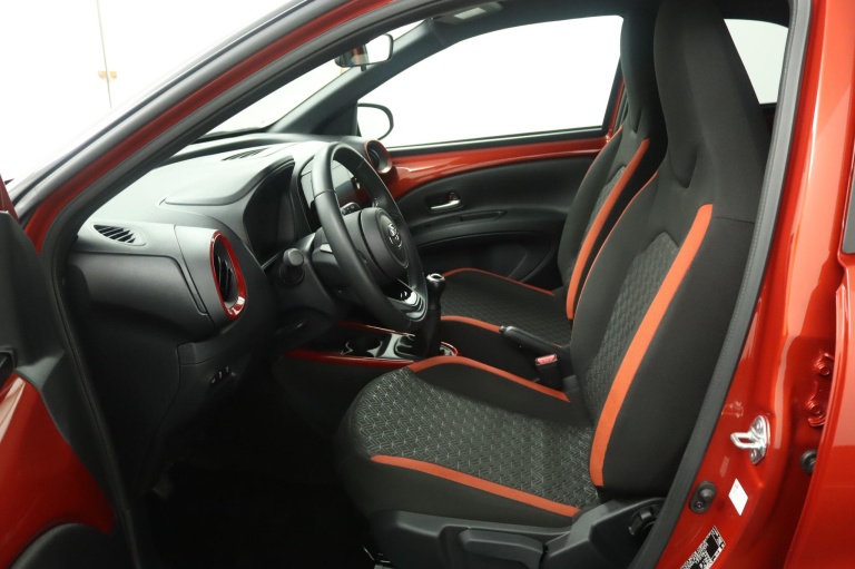 Toyota Aygo X - 1.0 VVT-i MT Pulse 17