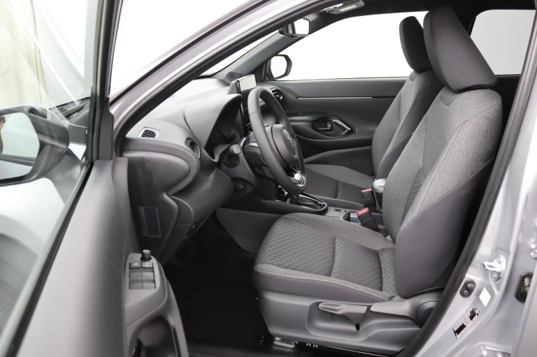 Toyota Yaris Cross - 1.5 Hybrid 115 Dynamic 17