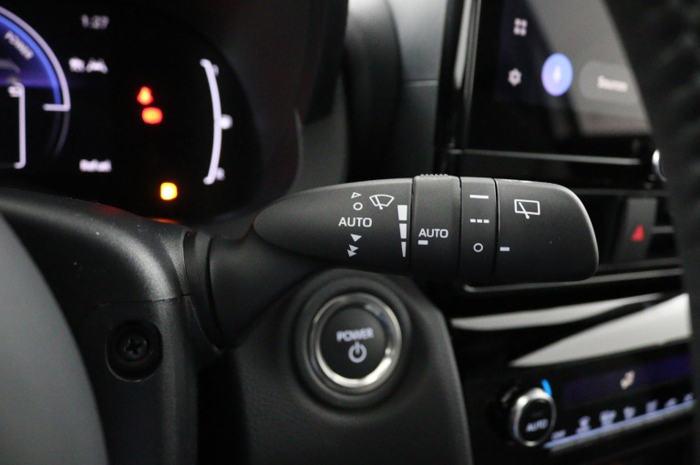 Toyota Yaris Cross - 1.5 Hybrid 115 Dynamic 32