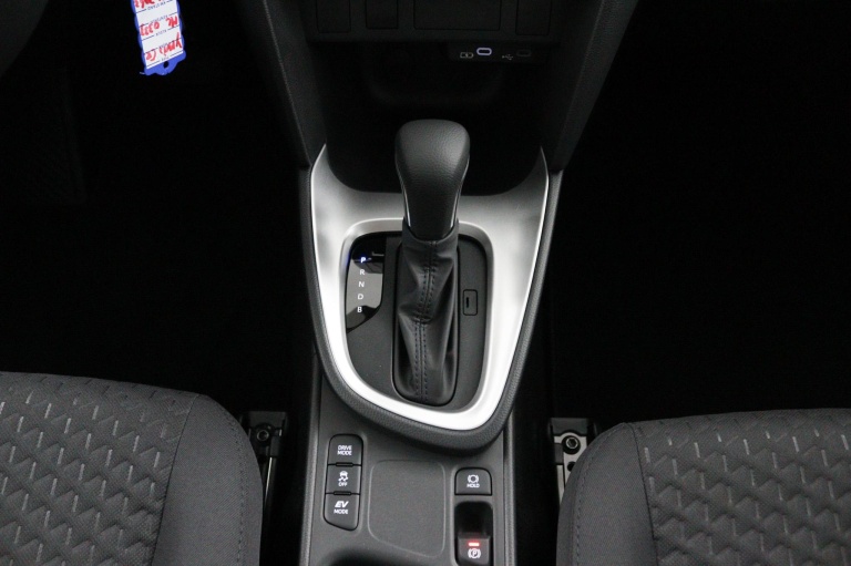 Toyota Yaris Cross - 1.5 Hybrid 115 Active | Incl. € 2000,-MANIA | 25