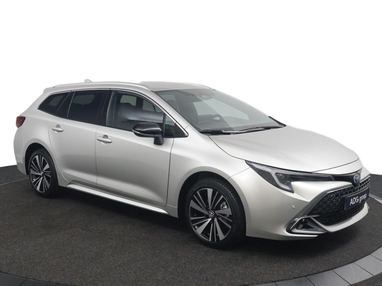 Toyota Corolla - Hybrid 140 Dynamic | Incl. € 3000,-MANIA | 2